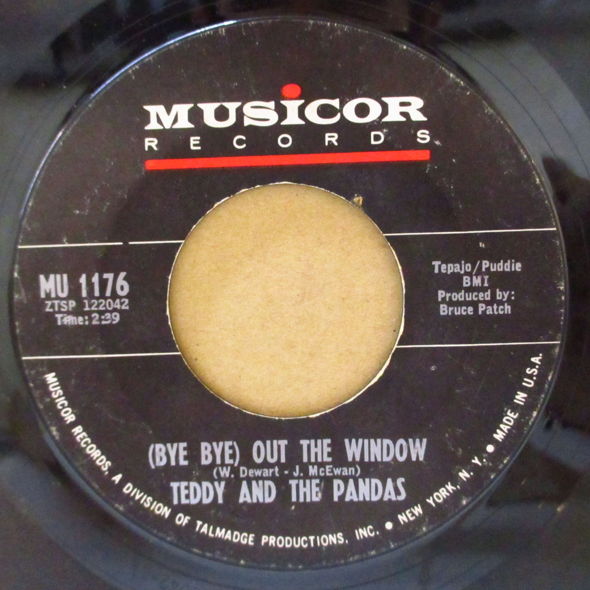 TEDDY AND THE PANDAS (テディ・アンド・ザ・パンダス)  - (Bye Bye) Out The Window (US '65 ミュージコー社再発 7インチ)美メロ・ボップ・ガレージ！