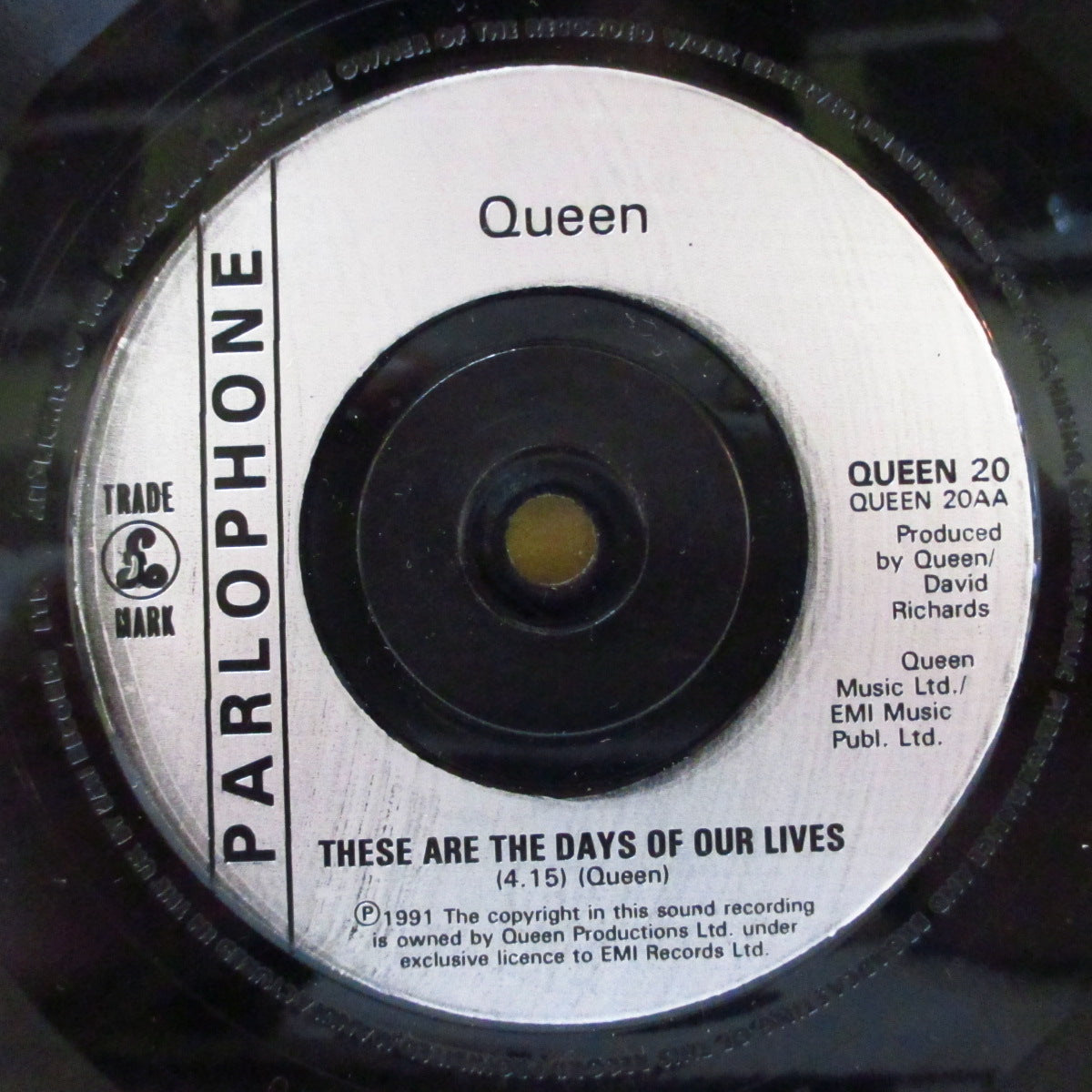 QUEEN (クイーン)  - Bohemian Rhapsody (UK '91 再発「銀プラスチックラベ・フラットセンター」 7インチ+新装光沢固紙ジャケ)