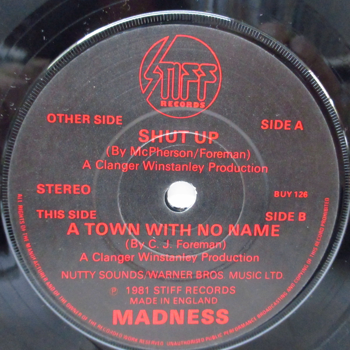 MADNESS (マッドネス)  - Shut Up (UK オリジナル「フラットセンター」7"/マットソフト紙折り返ジャケ) 表ジャケ下部にスリーブデザインのクレジット有 Ver.