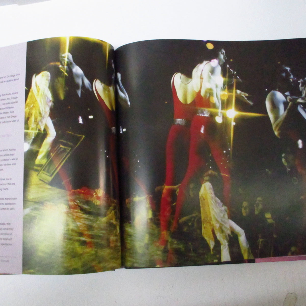 QUEEN (Michael O'Neill 著) (クイーン) - A Kind of Magic: An