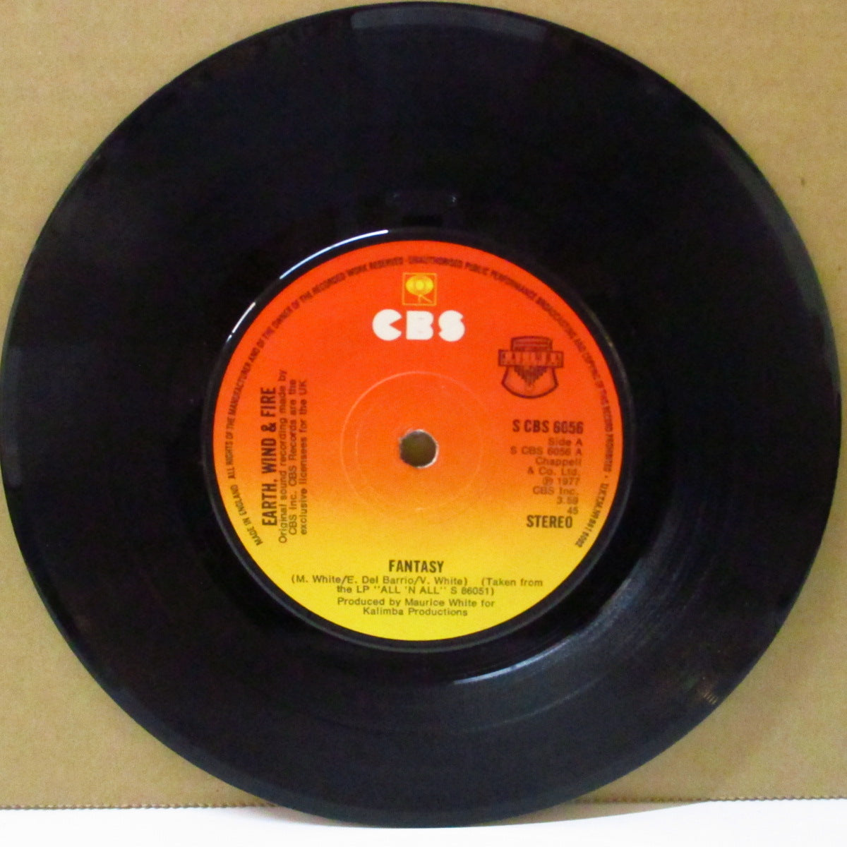 EARTH, WIND & FIRE  (アース・ウィンド・アンド・ファイアー)  - Fantasy (UK '78 オリジナル  7インチ)ディスコ・クラシック！