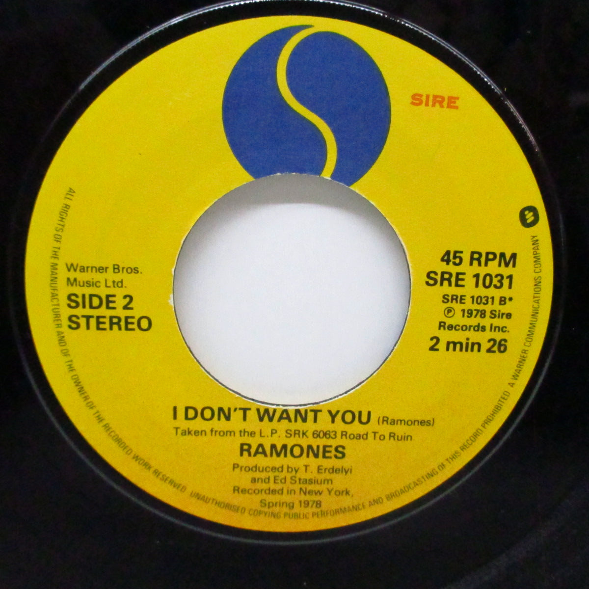 RAMONES (ラモーンズ)  - Don't Come Close (UK オリジナル「ビッグホールセンター黒盤」 7"+カンパニースリーブ)