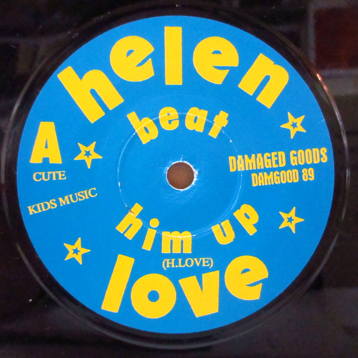 HELEN LOVE (ヘレン・ラヴ)  - Beat Him Up (UK オリジナル「黒盤」 7インチ+光沢ソフト紙ジャケ) '95年シングル