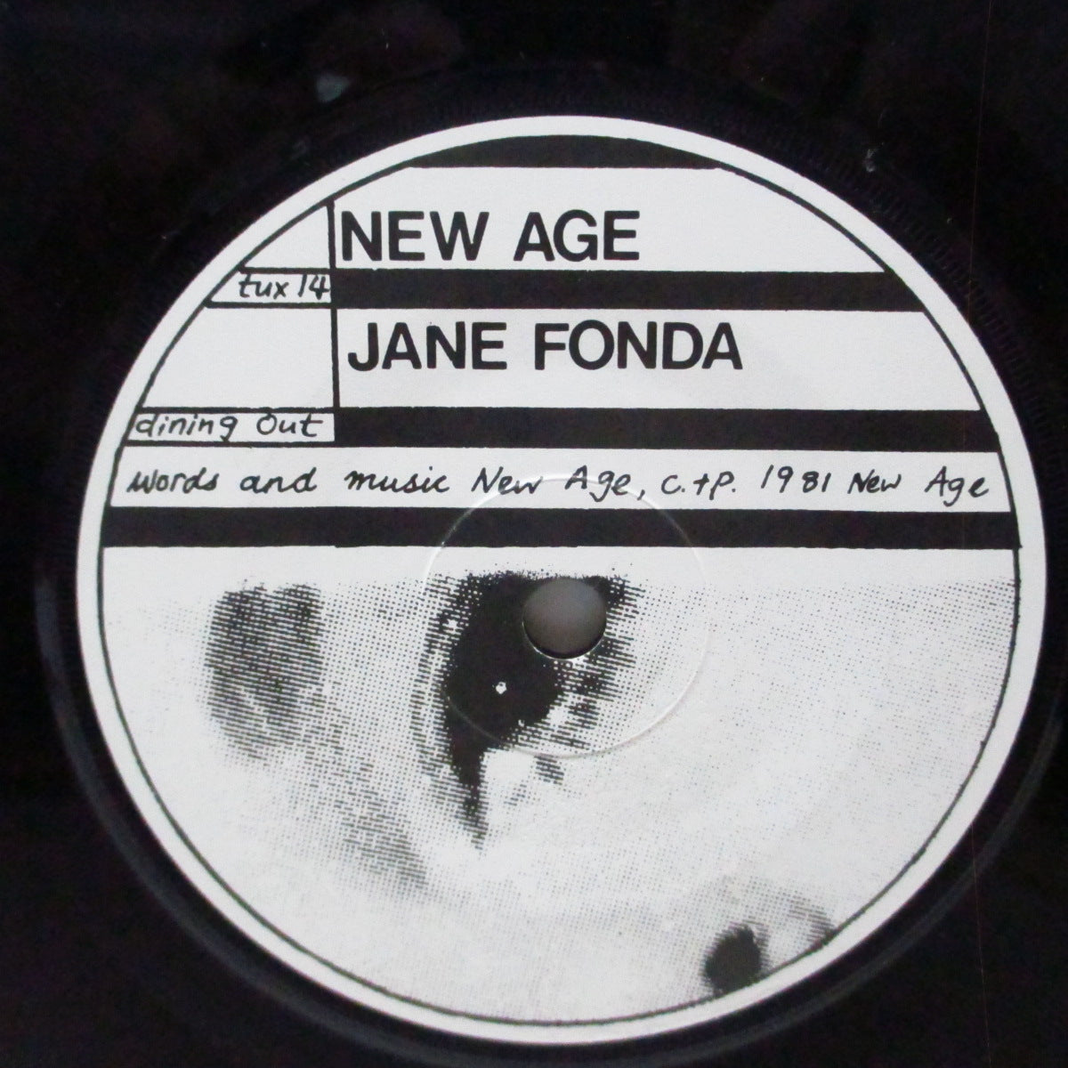 NEW AGE (ニュー・エイジ)  - Jane Fonda / Radio Show (UK オリジナル 7"/光沢固紙ジャケ) 英レスター出身パンキー・ニューウェーブバンド !