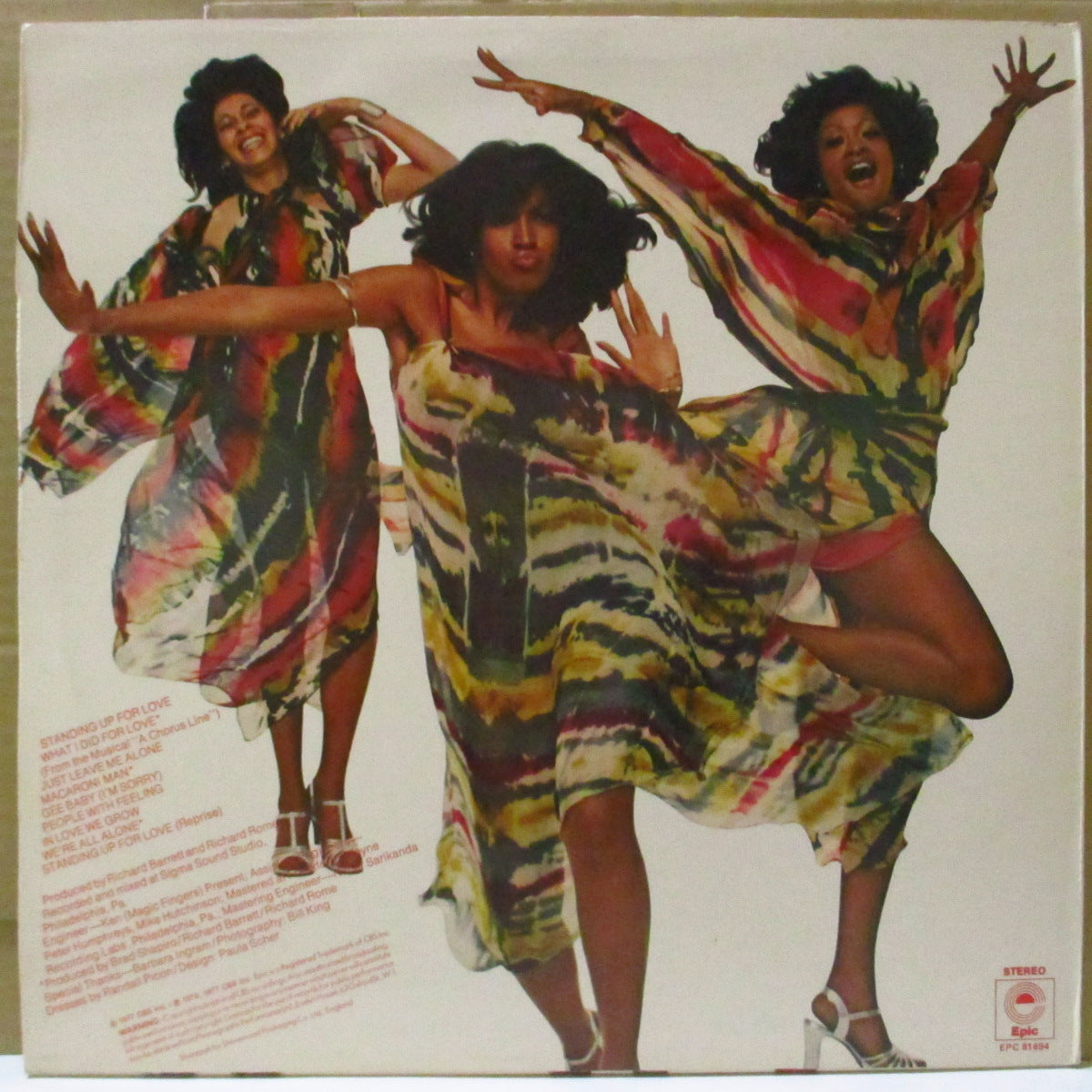 THREE DEGREES, THE (ザ・スリー・ディグリーズ)  - Standing Up For Love (UK '77 オリジナル・ステレオ LP)LPは未再発化。