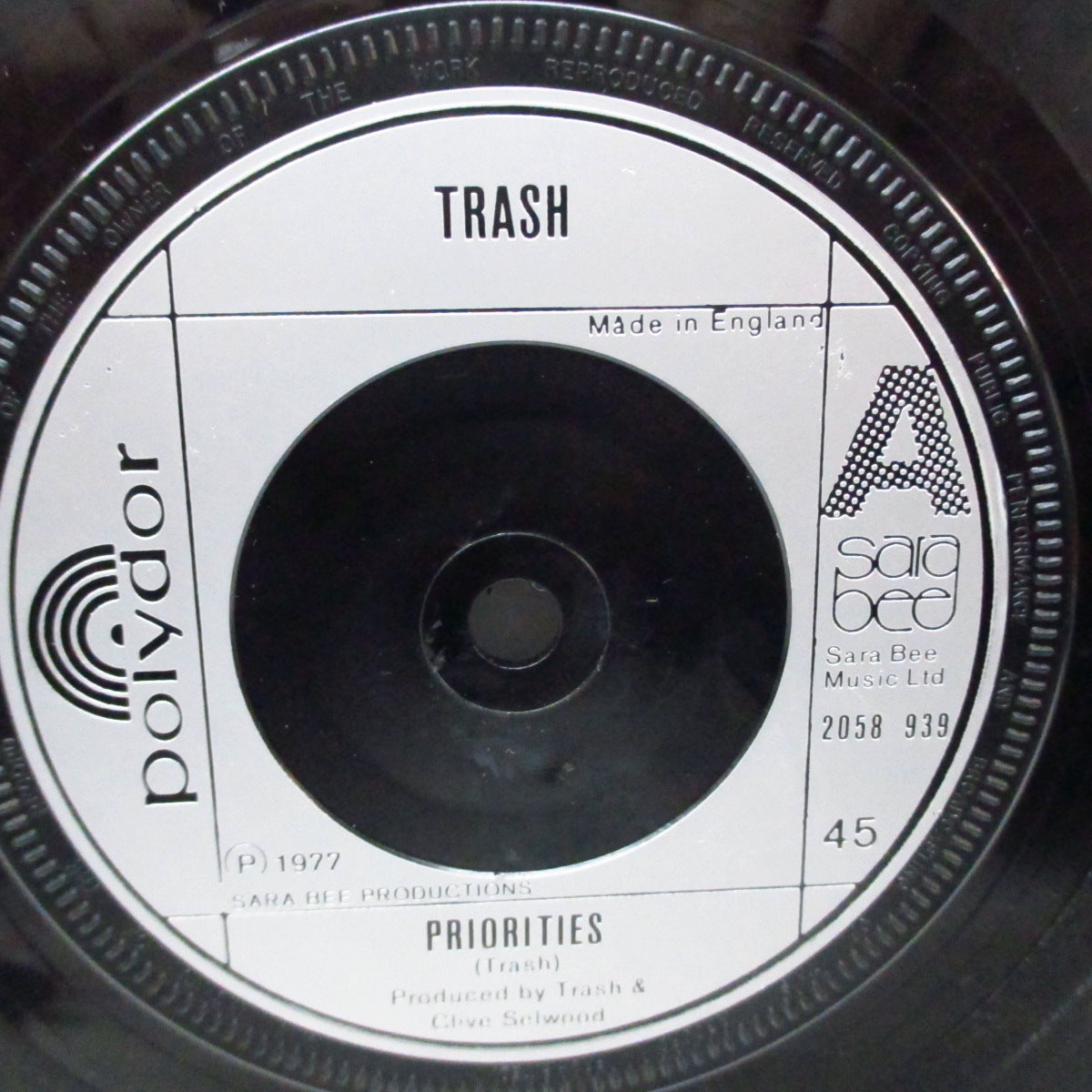 TRASH (トラッシュ)  - Priorities / Look (UK オリジナル 7"/光沢固紙折り返しジャケ) '77年デビューシングル！