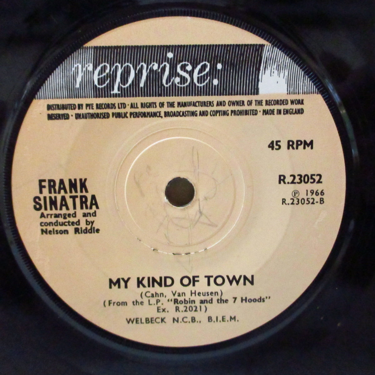 FRANK SINATRA (フランク・シナトラ)  - Strangers In The Night (UK '66 オリジナル「ソリッド・センター」7インチ) 王道ポップス大名曲！