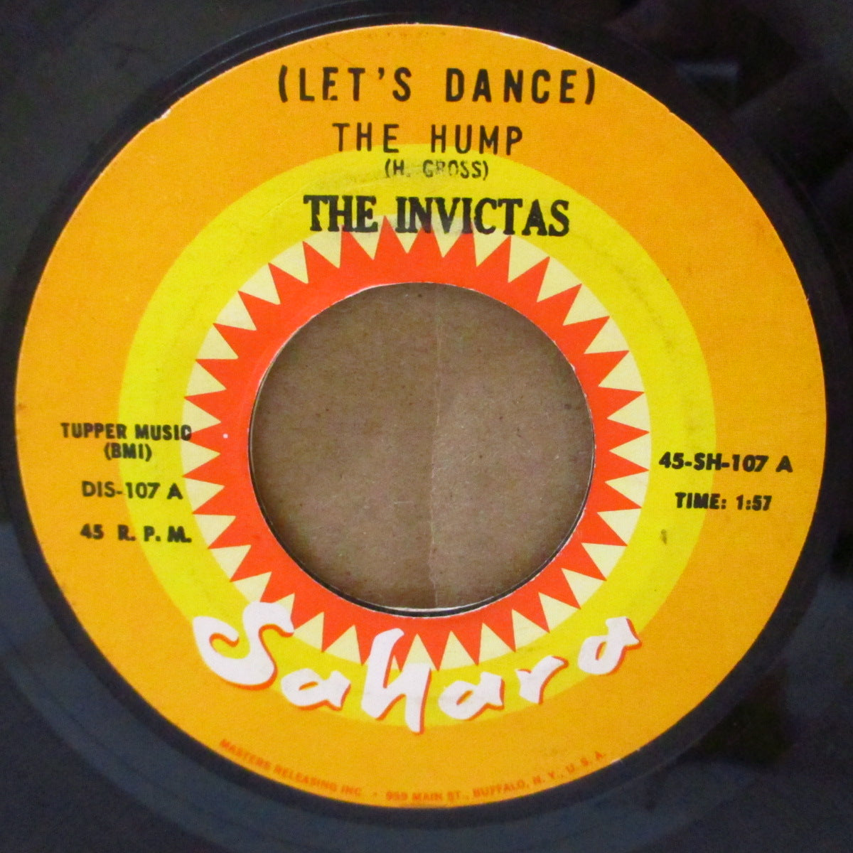INVICTAS, THE (ジ・インヴィクタス)  - ( Let's Dance ) The Hump (US '66 再発カラー・ラベ・インチ)爆発的イケイケ・ズンドコ・ガレージ・パンク名曲！