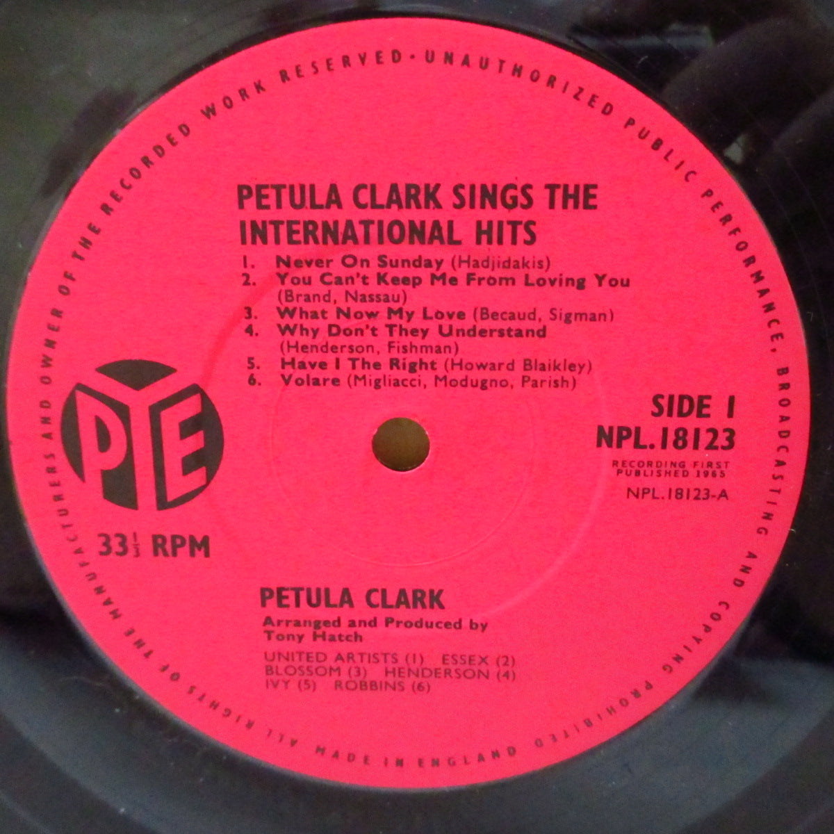 PETULA CLARK (ペトゥラ・クラーク)  - Sings The International Hits (UK '65 オリジナル・モノラル LP/表面コーティング折り返しジャケ) 世界各国のヒット曲のカバーアルバム。近年稀な美品