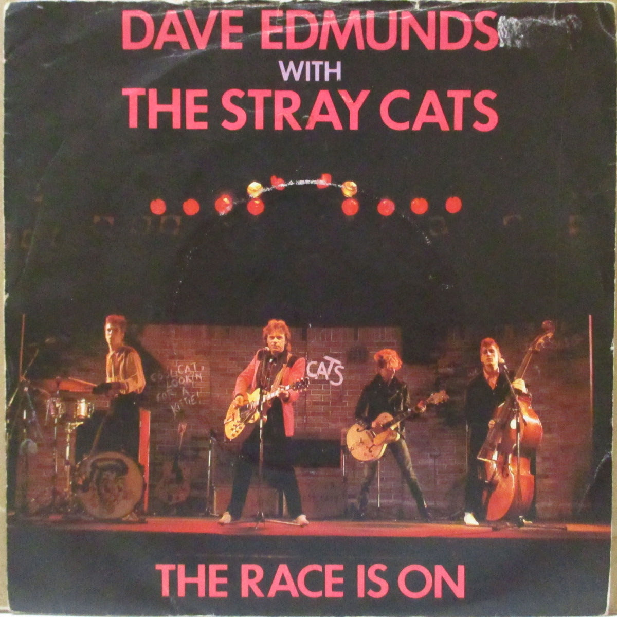 DAVE EDMUNDS with STRAY CATS (デイヴ・エドモンズ・ウィズ・ストレイ・キャッツ)  - The Race Is On (UK '81 オリジナル「フラットセンター」 7インチ/光沢ソフト紙折り返しジャケ)
