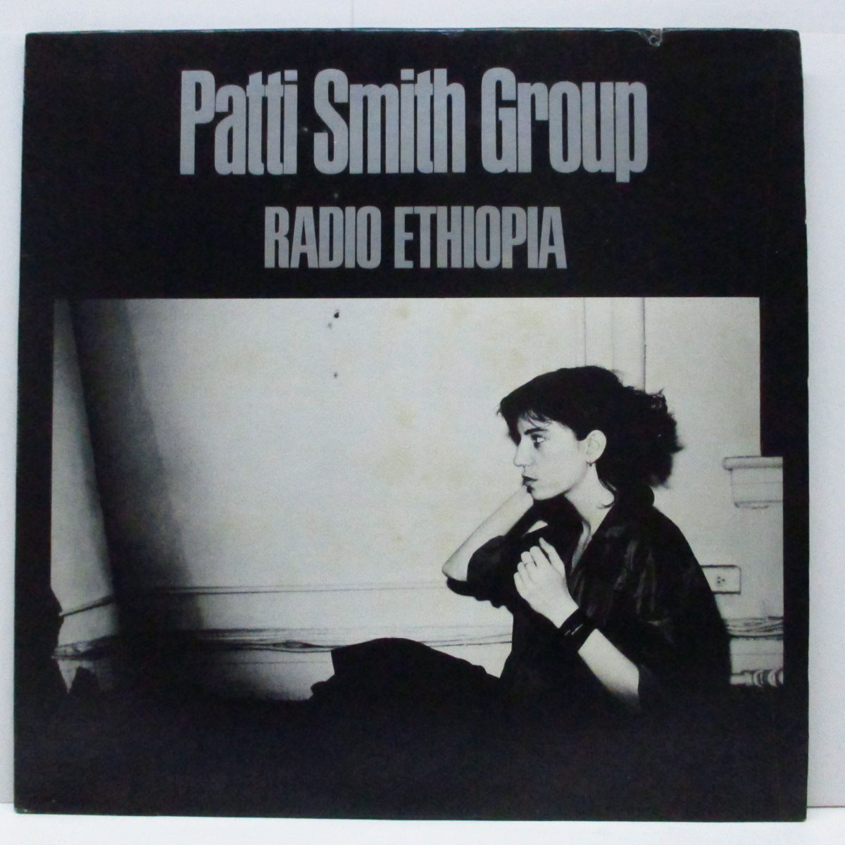 PATTI SMITH GROUP (パティ・スミス・グループ)  - Radio Ethiopia (US 80's 再発「黒山ラベ」LP+バーコード有ジャケ/ALB6-8379)