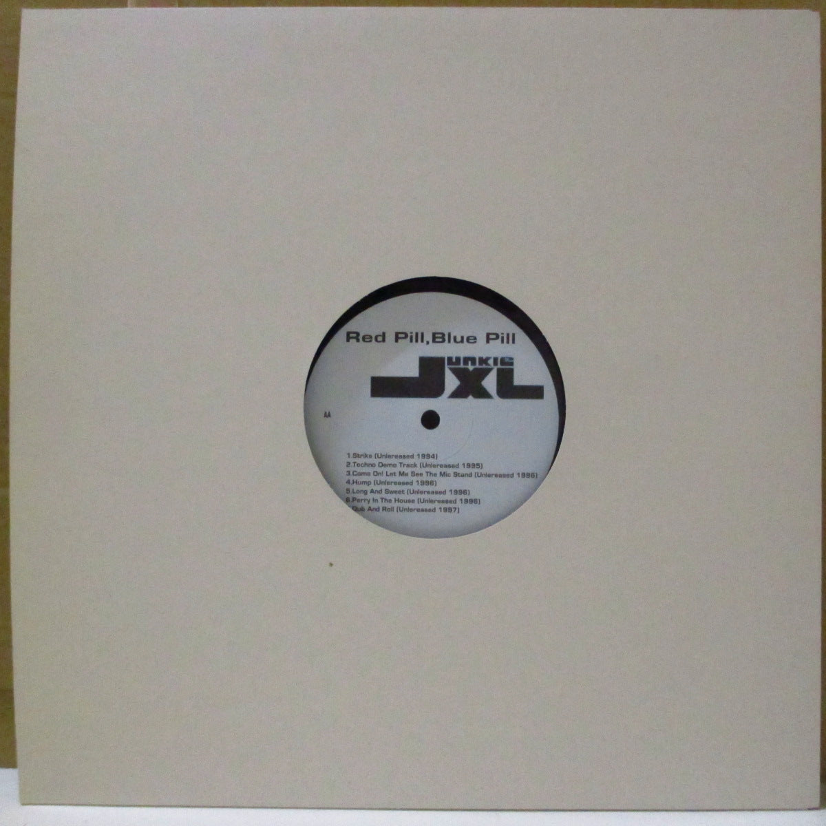 JUNKIE XL (ジャンキーXL)  - Red Pill, Blue Pill (EU 限定 LP/レアステッカー付きダイカットスリーブ) レア音源コンピレーション