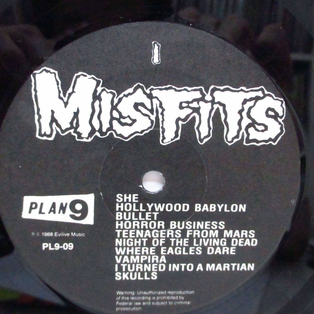 MISFITS (ミスフィッツ)  - Collection I (US '88 初回オリジナル「光に透かすと赤茶色盤」バージョン！」LP) 未発表バージョンを含む20曲 !