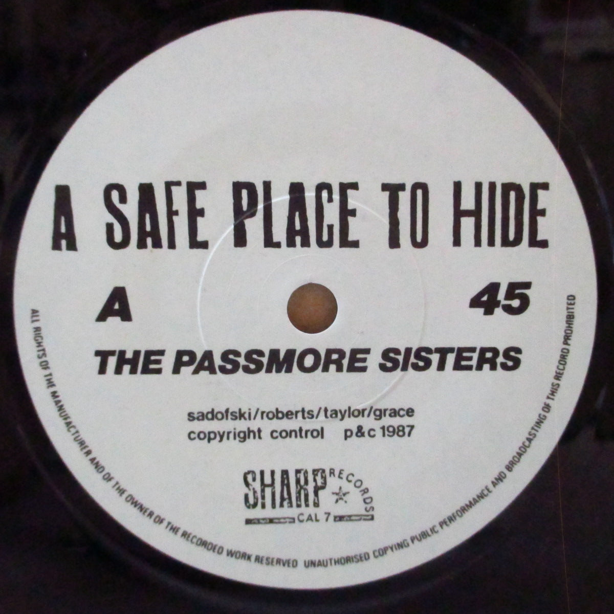 PASSMORE SISTERS, THE (パスモア・シスターズ)  - A Safe Place To Hide (UK オリジナル 7インチ+光沢固紙ジャケ)