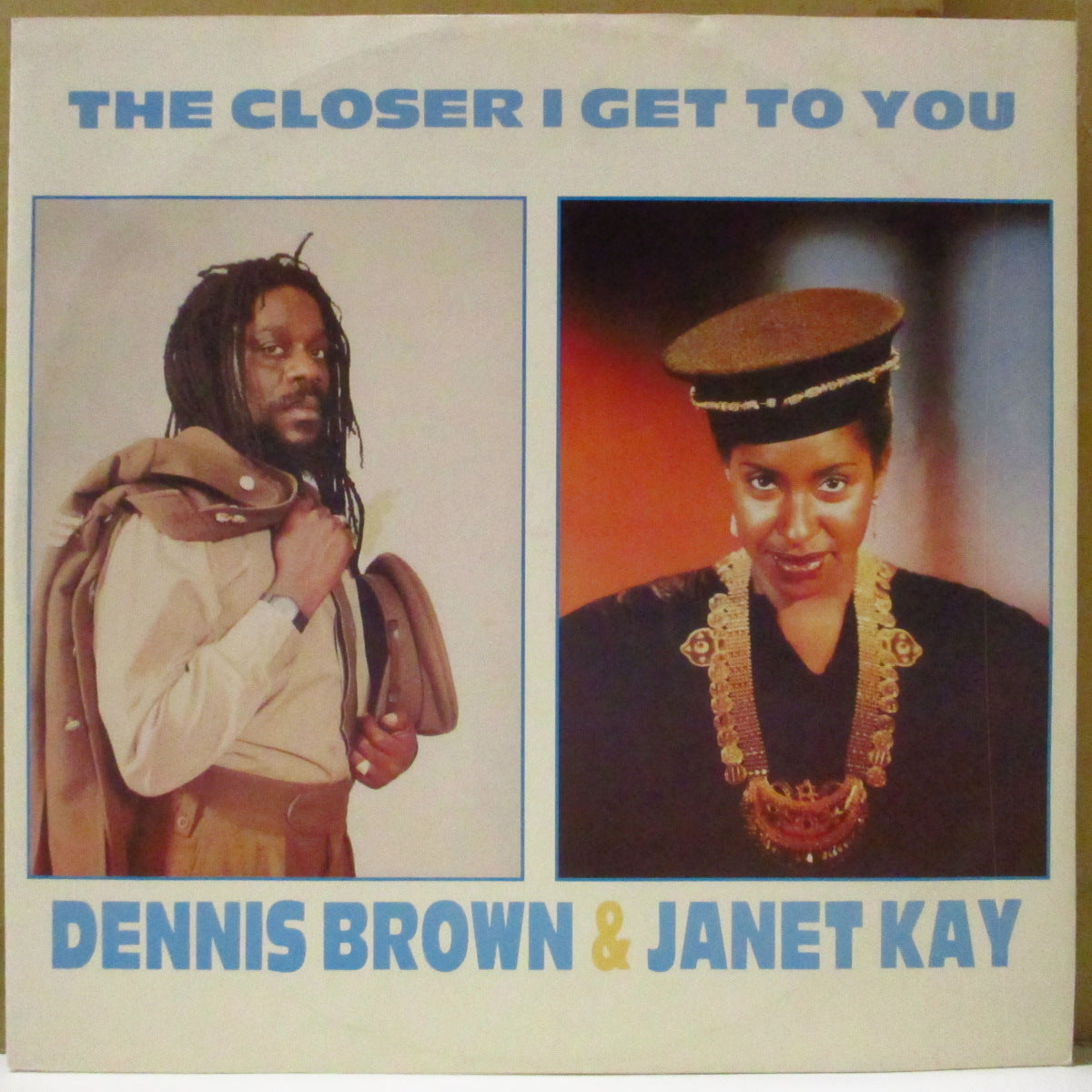 DENNIS BROWN & JANET KAY (デニス・ブラウン・アンド・ジャネット・ケイ)  - The Closer I Get To You (UK '93 テストプレス「無地白ラベ」 12インチ/光沢白ジャケ)