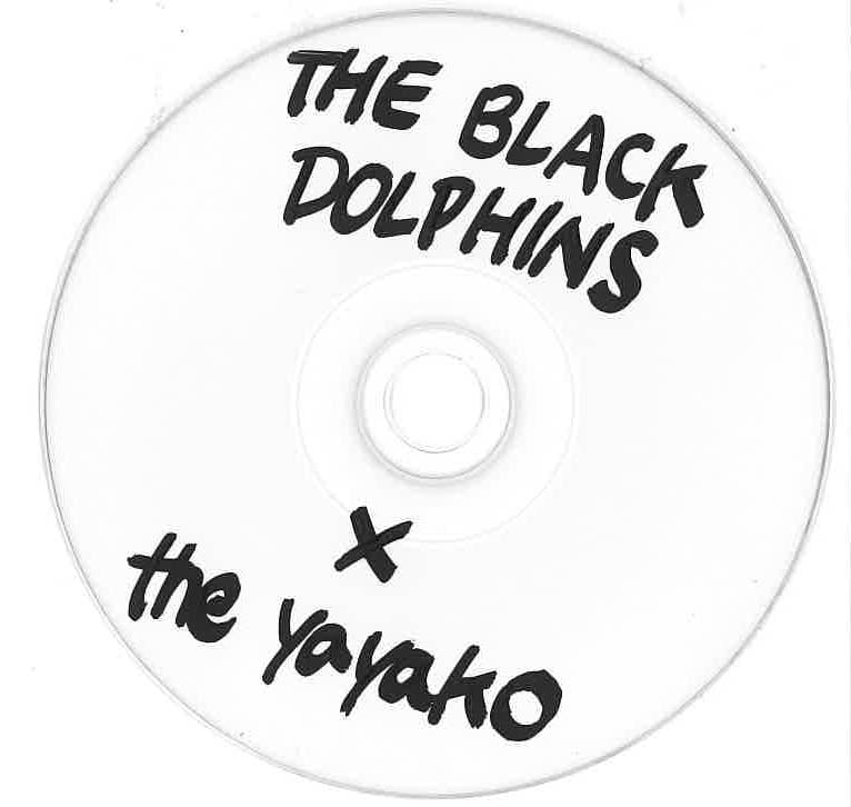 BLACK DOLPHINS, THE / YAYAKO, THE (ザ・ブラック・ドルフィンズ / ザ・ヤヤコ )  - Split CD (日本 自主制作2曲入りCDR +ステッカー、カードスリーブ/ 新品New) キングブラザーズ のケイゾウ推し