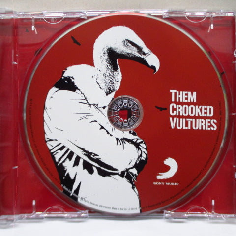 THEM CROOCKED VULTURES (ゼム・クルックド・ヴァルチャーズ) - S.T. [1st Album] (UK/EU オリジナル CD)