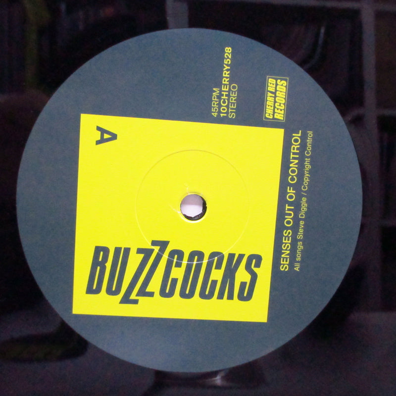 BUZZCOCKS (バズコックス)  - Senses Out Of Control +2 (UK 限定プレス 10"/メンバー3人の直筆サイン入ジャケ）