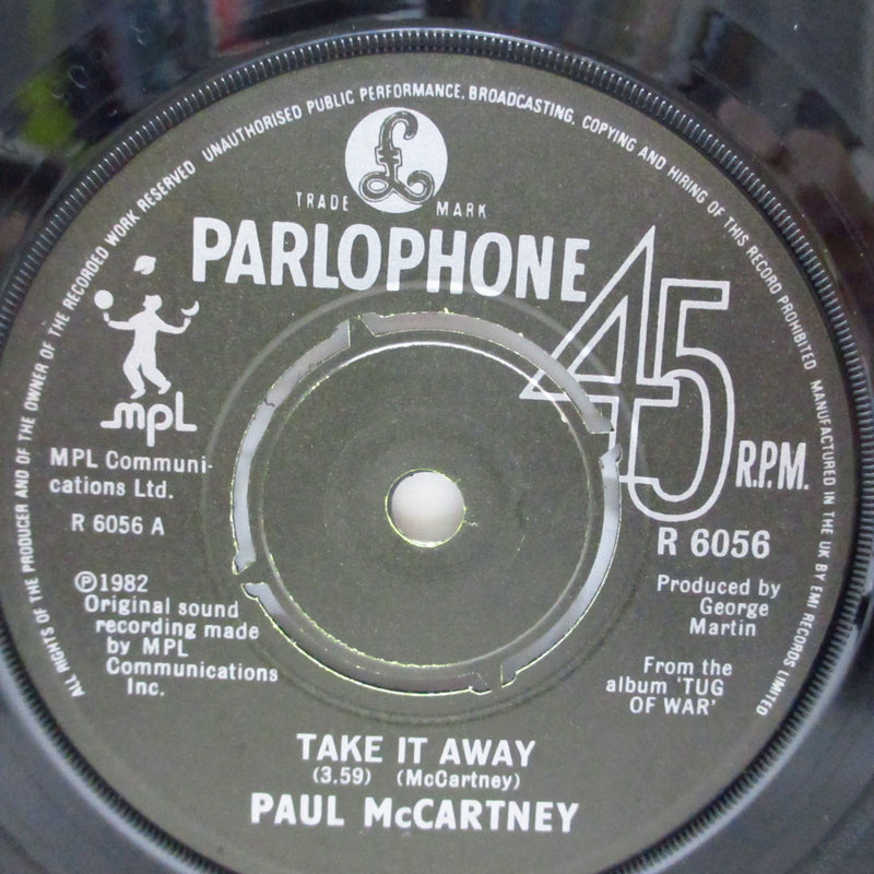 PAUL McCARTNEY (ポール・マッカートニー)  - Take It Away (UK オリジナル「黒紙ラベ、ラウンドセンター」7"+光沢固紙ジャケ)