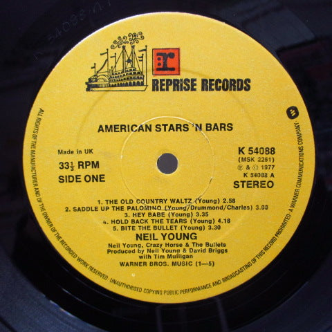 NEIL YOUNG (ニール・ヤング) - American Stars'n Bars (UK オリジナル LP+インナー/曲目ステッカー付ジャケ)